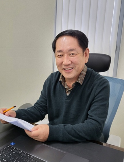 대표이사 사진.jpg